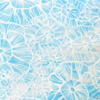 Tissu patchwork Shell Rummel coquillages fond bleu aquarelle - Time and Tide