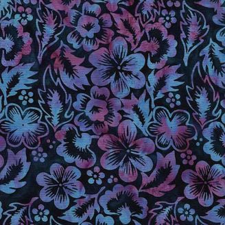 Tissu batik bleu avec fleurs bleues et prunes