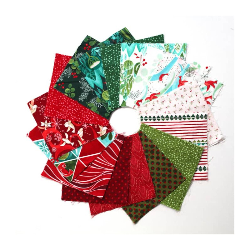 Tissu De Noël Fat Quarter - Motifs Arbres, étoiles, Flocons - Rouge, Vert, Doré - Lot De 5, 50x55 Cm