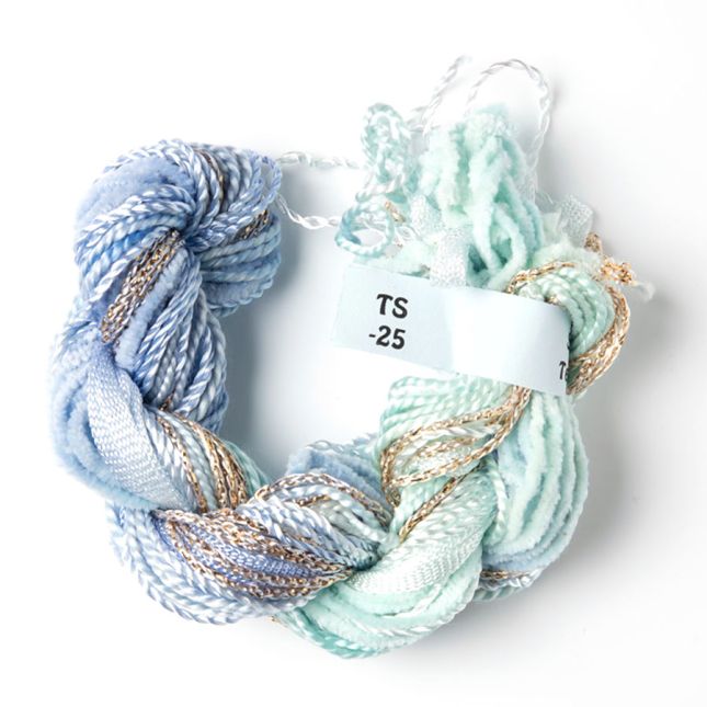Sélection de 5 fils texturés pour broderie créative - Givre 25 Sélection de 5 fils texturés pour broderie créative - Givre 25