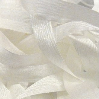 Ruban de soie blanc prêt à teindre 7 mm x 2 mètres